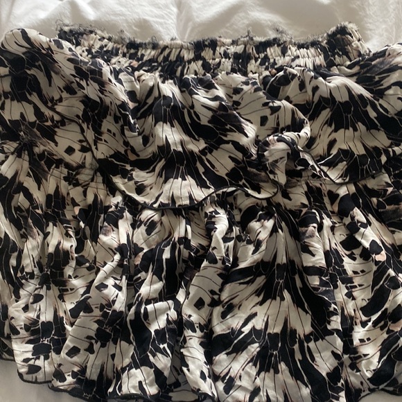 Love shack fancy skirt size medium perfect condition - Picture 3 of 4